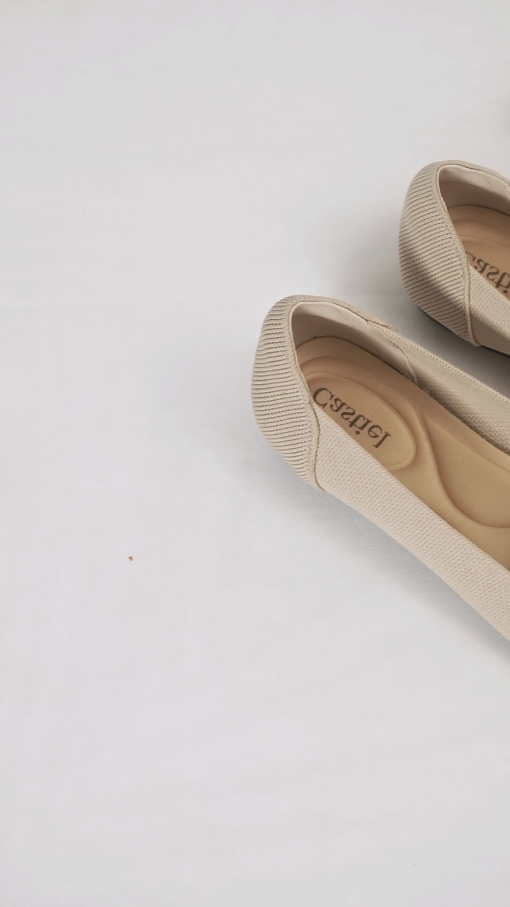 Round-Toe Embroidered Loafers